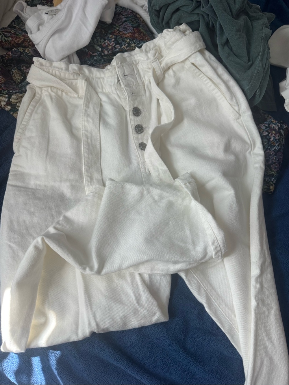 Loft Fashion White Paperbag Waist Button-Fly Jeans, Tie at the waist!